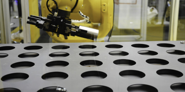 Garras Robóticas a Medida / Manos Robot / Grippers / EOAT Las Rozas de Madrid · Garras especiales para inserción de Piezas en Moldes