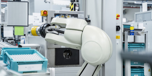 Inteligencia Artificial Industria 4.0 / Deep Learning / IA Fuenlabrada · Detección y Lectura de Información para Trazabilidad o similares. Validación de Formas de Grado Simple